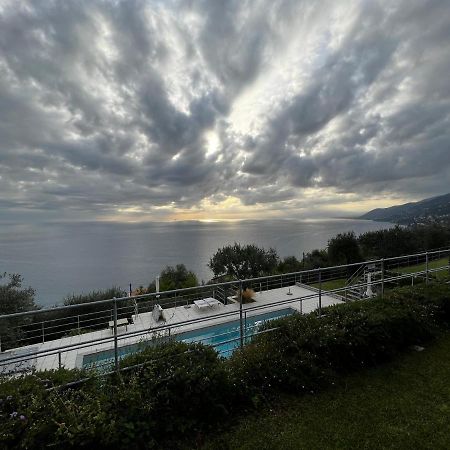 Casa Mirella, Un Gioiello Unico Villa Камогли Екстериор снимка