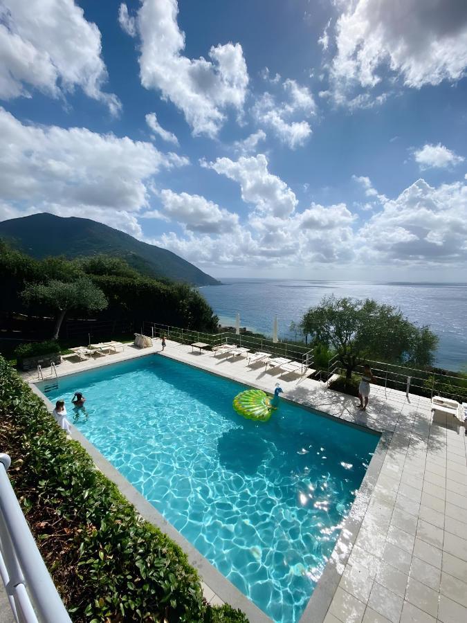 Casa Mirella, Un Gioiello Unico Villa Камогли Екстериор снимка